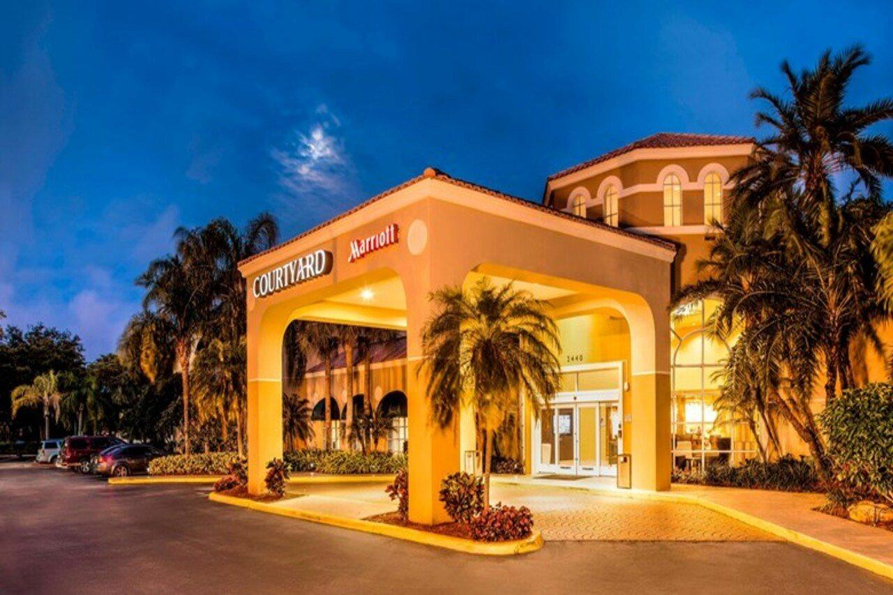 Courtyard By Marriott Fort Lauderdale North/Cypress Creek מראה חיצוני תמונה