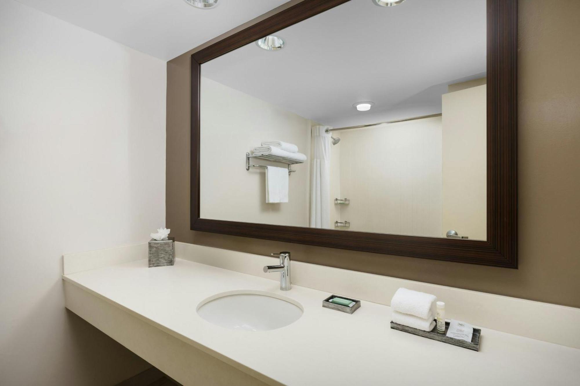 Courtyard By Marriott Fort Lauderdale North/Cypress Creek מראה חיצוני תמונה