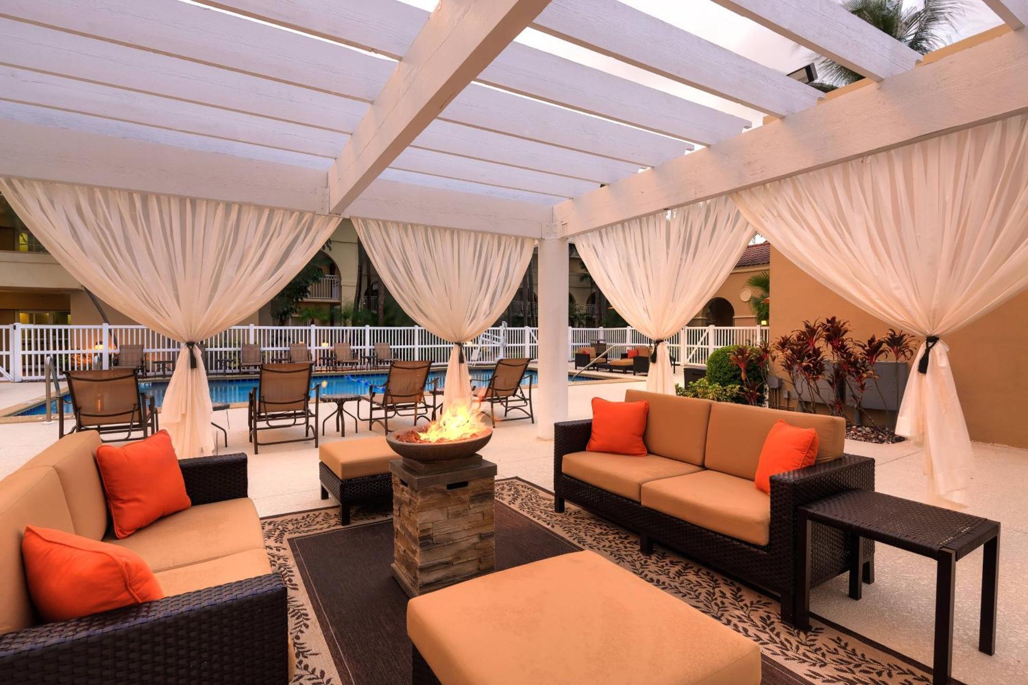 Courtyard By Marriott Fort Lauderdale North/Cypress Creek מראה חיצוני תמונה